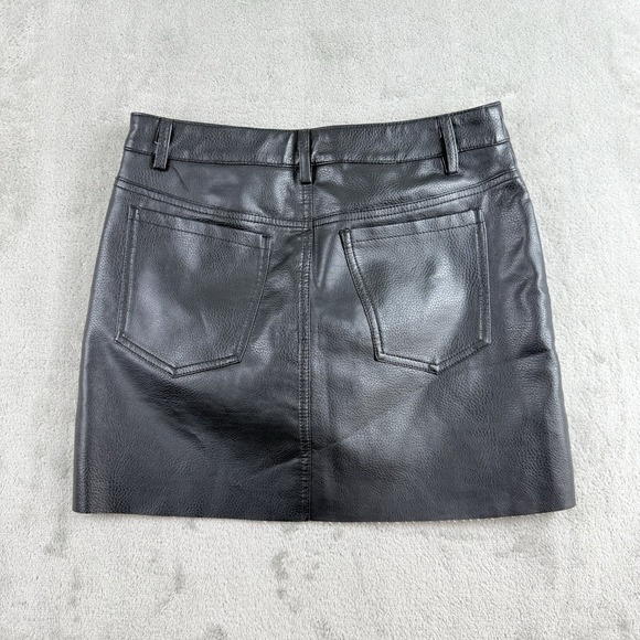 Forever 21 Mini Skirt Womens Medium Black Faux Leather Raw Hem A Line Punk - Picture 2 of 13
